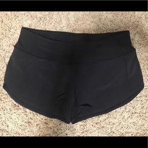 Lulu Lemon Speed Up Short 2.5"